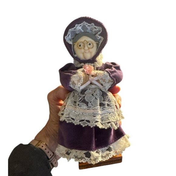 Vintage Hand Crafted Soft Sculpt Purple Velvet Dress Grandmother Doll - Picture 9 of 10